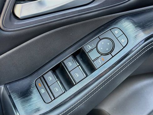 Used 2024 Nissan Rogue SV w/ SV Premium Package FWD image 15