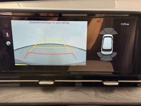 Used 2024 Kia Carnival EX image 15