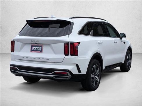 Used 2022 Kia Sorento EX w/ Panoramic Sunroof Package image 5