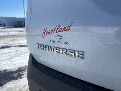 Used 2018 Chevrolet Traverse LT image 7