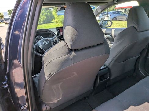 Used 2021 Toyota Corolla SE w/ SE Premium Package image 26