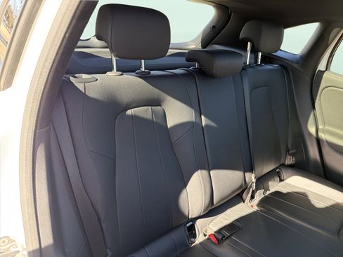 Used 2021 Mercedes-Benz GLA 250 GLA 250 w/ Premium Package image 39