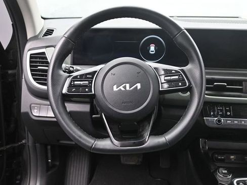 Used 2025 Kia Seltos SX w/ SX Sunroof Package image 27