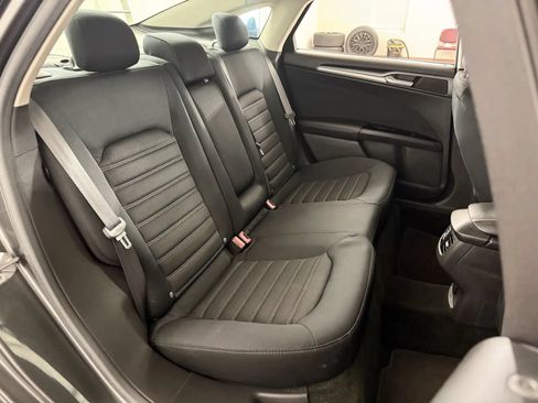Used 2015 Ford Fusion SE FWD image 29