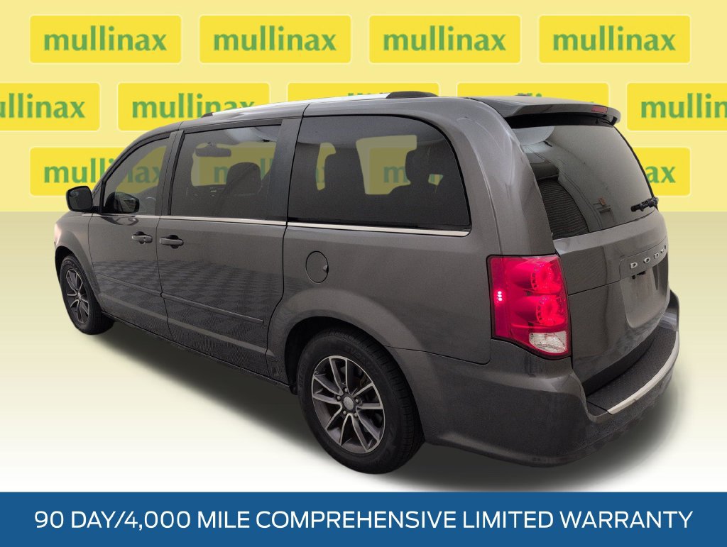 Used 2017 Dodge Grand Caravan SXT FWD image 9