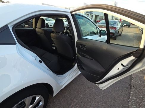 Used 2025 Toyota Corolla LE image 36