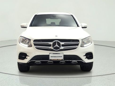 Used 2019 Mercedes-Benz GLC 300 image 2