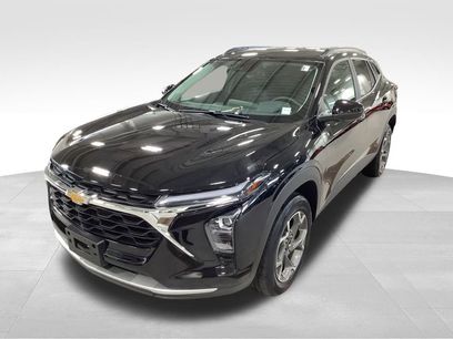 Used 2025 Chevrolet Trax LT w/ Driver Confidence Package