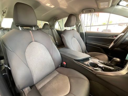 Used 2019 Toyota Camry LE FWD image 18