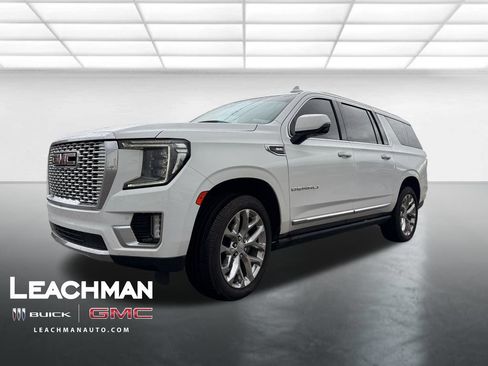 Used 2021 GMC Yukon XL Denali w/ Denali Premium Package AWD/4WD image 8