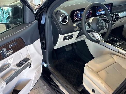 New 2026 Mercedes-Benz GLB 250 4MATIC image 11