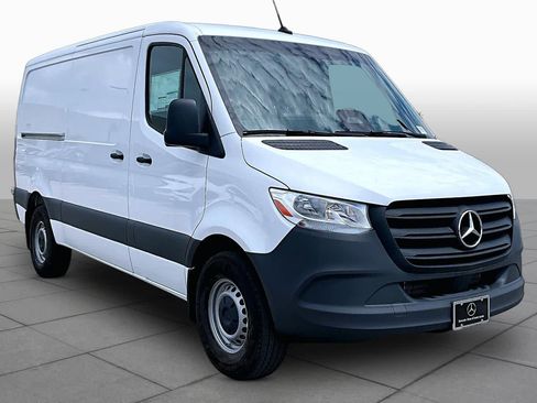 Used 2025 Mercedes-Benz Sprinter 2500 image 3