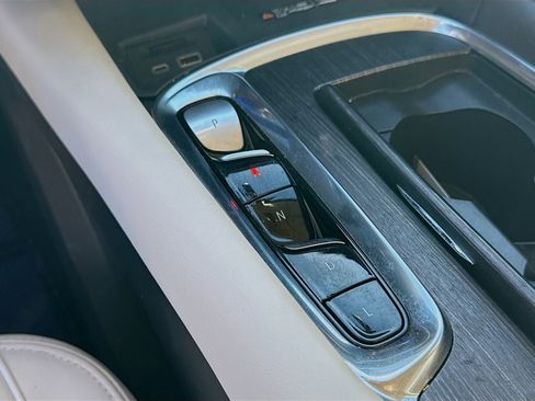 Used 2022 Buick Enclave Avenir w/ Avenir Technology Package image 16