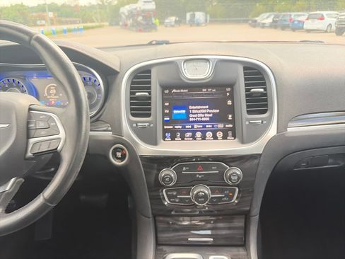Used 2016 Chrysler 300 Limited RWD image 17