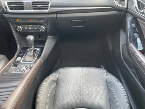 Used 2018 MAZDA MAZDA3 Grand Touring w/ Premium Equipment Package FWD image 24
