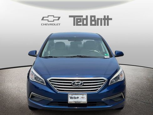 Used 2015 Hyundai Sonata SE FWD image 2