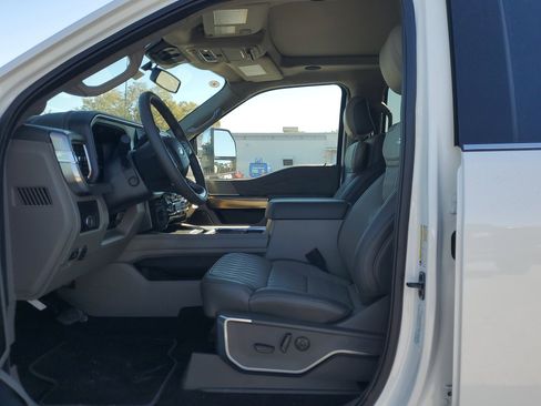 New 2026 Ford F450 Platinum w/ Platinum Plus Package image 17