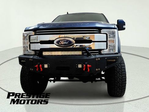 Used 2019 Ford F250 Lariat AWD/4WD image 2
