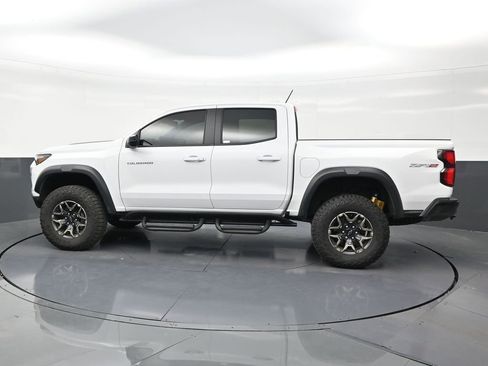 Used 2025 Chevrolet Colorado ZR2 AWD/4WD image 2