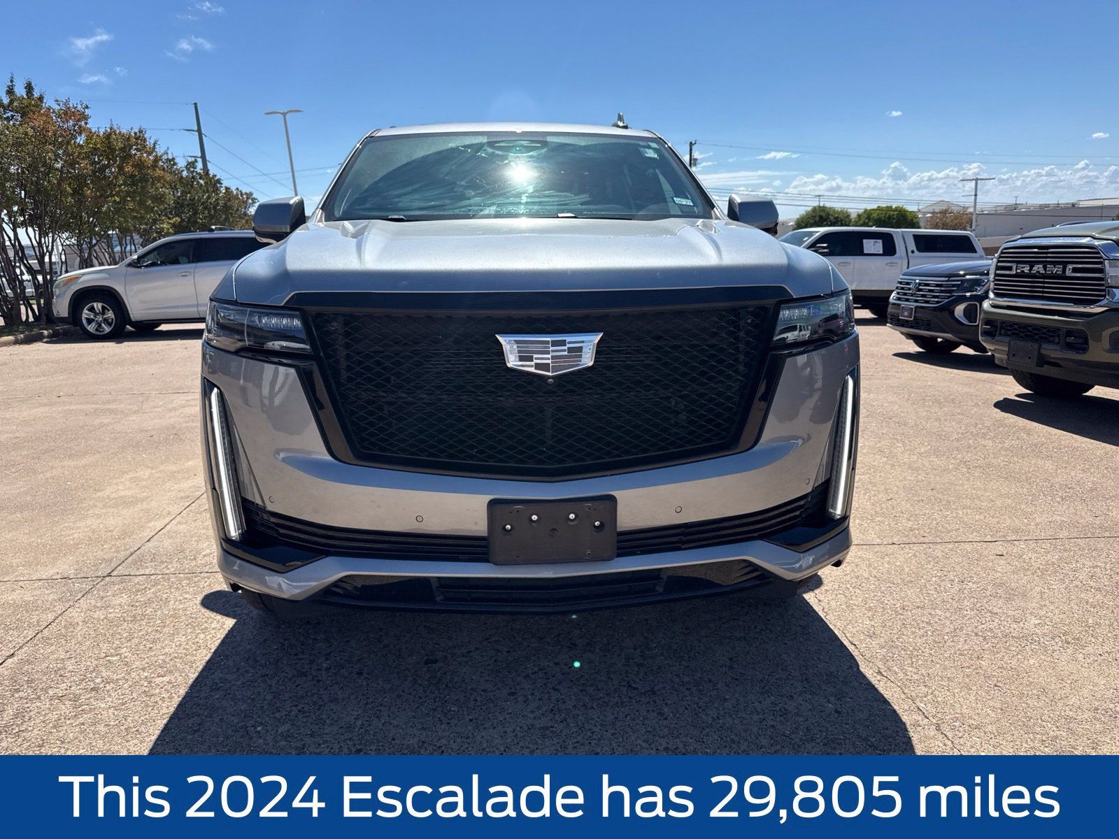 Used 2024 Cadillac Escalade Sport Platinum w/ LPO, ONYX Package AWD/4WD image 2