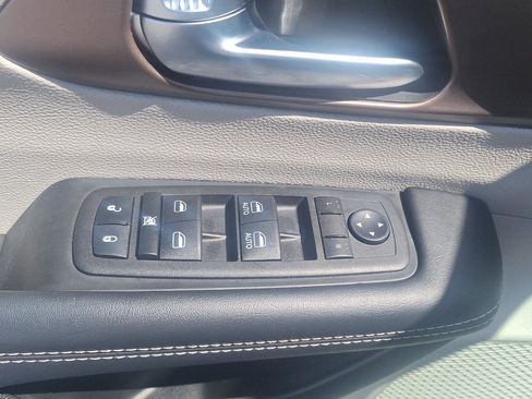 Used 2023 Chrysler Voyager LX image 19