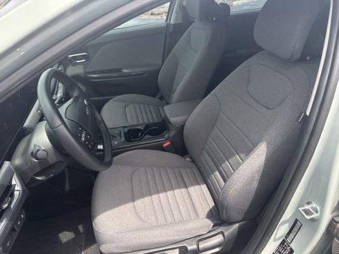 Used 2025 Kia K4 EX FWD image 19