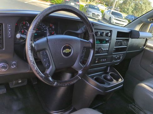 Used 2020 Chevrolet Express 2500 w/ Enhanced Convenience Package image 15
