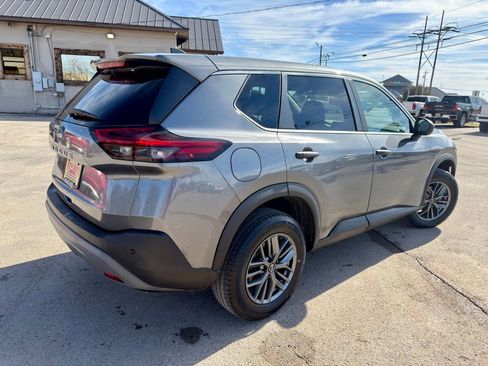 Used 2022 Nissan Rogue S image 6