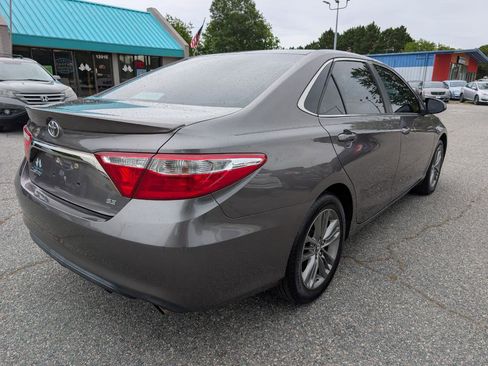 Used 2017 Toyota Camry SE FWD image 7