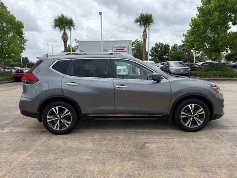 Used 2017 Nissan Rogue SL w/ SL Premium Package FWD image 7