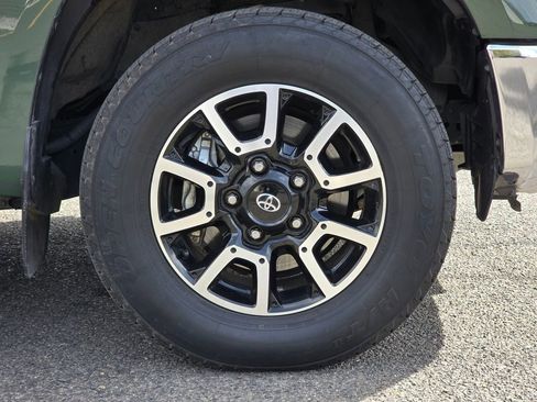 Used 2021 Toyota Tundra Limited w/ Limited Premium Package image 11