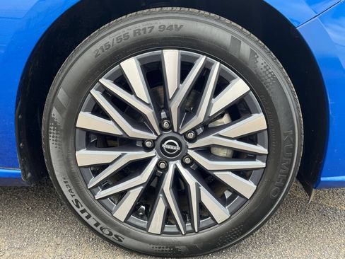 Used 2025 Nissan Altima 2.5 SV FWD image 30