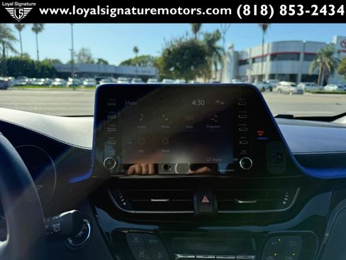 Used 2020 Toyota C-HR XLE FWD image 22