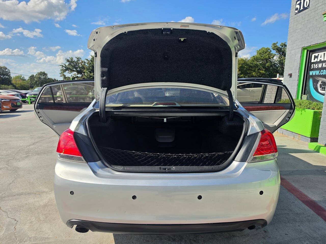 Used 2011 Toyota Avalon Limited FWD image 25