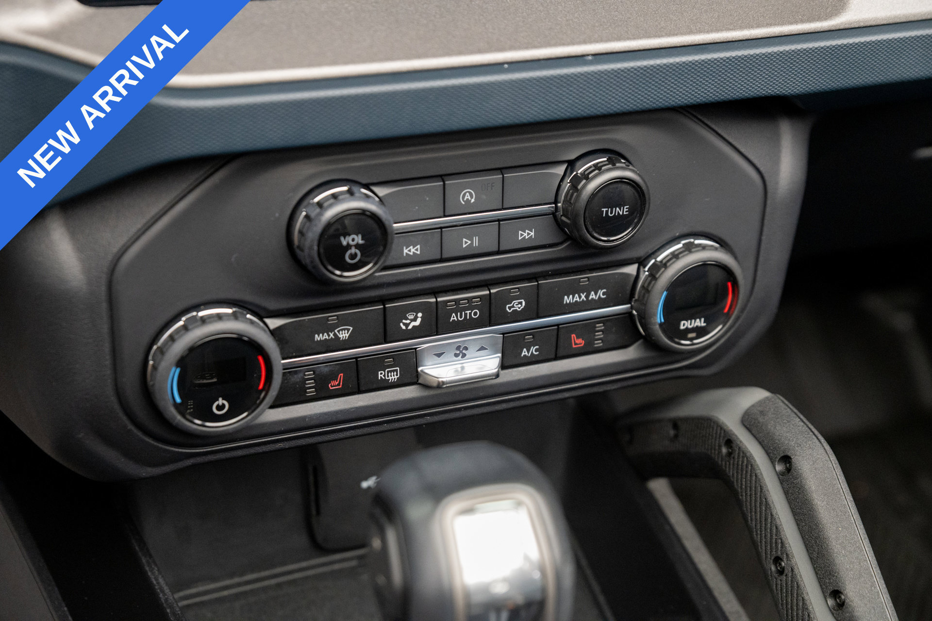 Used 2024 Ford Bronco Outer Banks AWD/4WD image 21