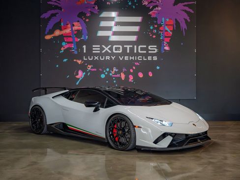 Used 2018 Lamborghini Huracan Performante image 5
