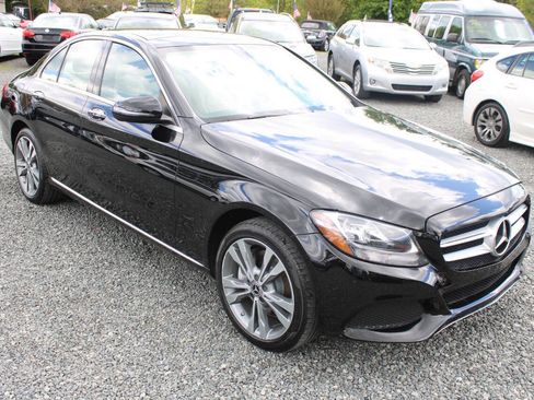 Used 2017 Mercedes-Benz C 300 4MATIC Sedan image 4