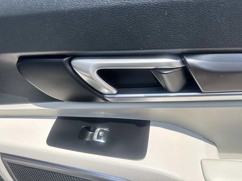 Used 2024 Kia Telluride S w/ S Sunroof Package FWD image 20