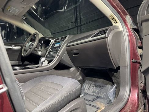 Used 2013 Ford Fusion SE image 18