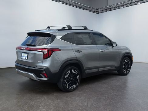 Used 2024 Kia Seltos SX w/ SX Sunroof Package AWD/4WD image 5