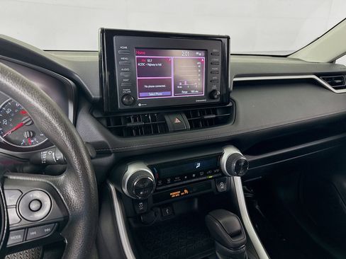 Used 2021 Toyota RAV4 XLE AWD/4WD image 13