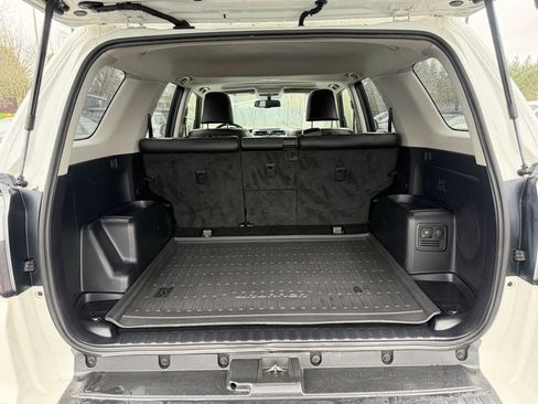 Used 2016 Toyota 4Runner Limited image 10