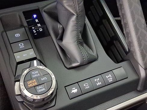 Used 2025 Toyota 4Runner Trailhunter image 26