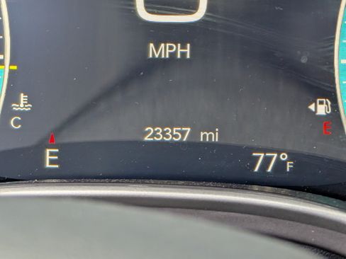 Used 2026 Chrysler Pacifica Select FWD image 27