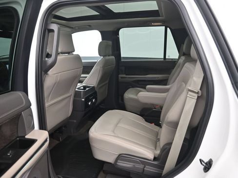 Used 2020 Ford Expedition Limited w/ Equipment Group 302A AWD/4WD image 10