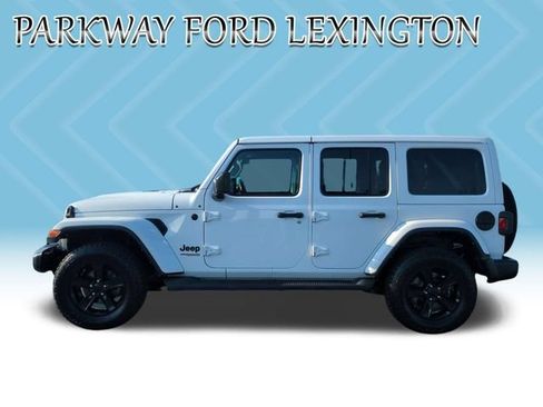 Used 2021 Jeep Wrangler Unlimited Sahara AWD/4WD image 2
