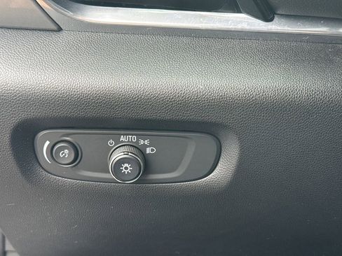 Used 2020 Chevrolet Traverse LS FWD image 19
