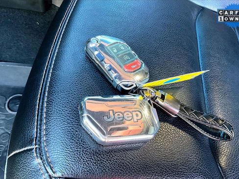 Used 2022 Jeep Wrangler Unlimited Rubicon w/ Xtreme Recon 35" Tire Package image 10