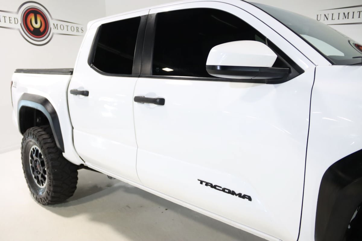 Used 2024 Toyota Tacoma TRD Off-Road AWD/4WD image 8