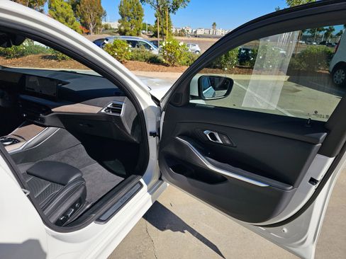 Used 2025 BMW 330i xDrive Sedan image 28